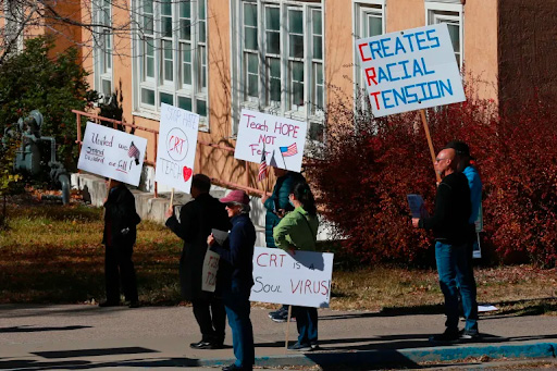 Photo of people protesting.